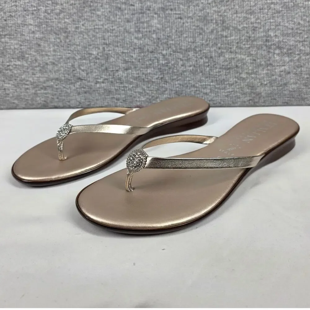 ITALIAN SHOEMAKERS RAMONI WOMEN’S METALLIC GOLD THONG SANDALS – SIZE 9 (NWOT)